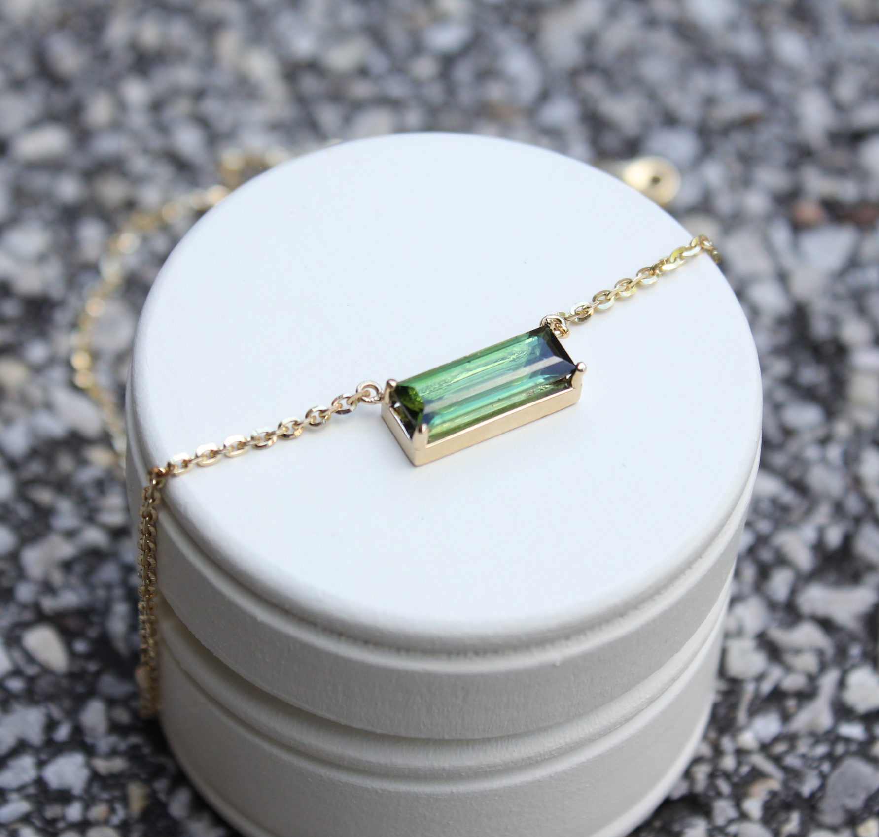 14k Solid Yellow Gold 3.10 carat Natural Green Tourmaline Necklace