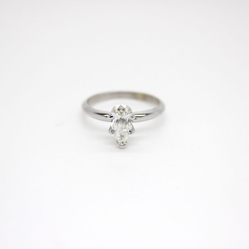 pear shape diamond ring