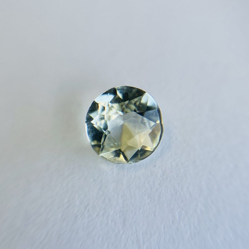 0.46CT Light Yellow Green Sapphire, 5.3MM