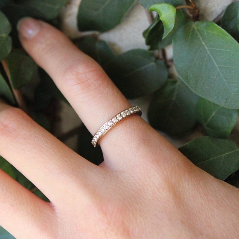 rose gold diamond wedding band