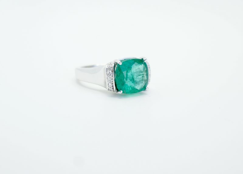 18k White Gold Cushion Cut Zambian Emerald Ring - Gili Mor